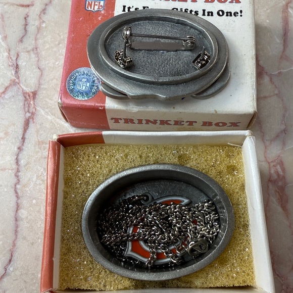 NFL Chicago Bears Silver and Orange Trinket Collectors Box - Picture 3 of 16